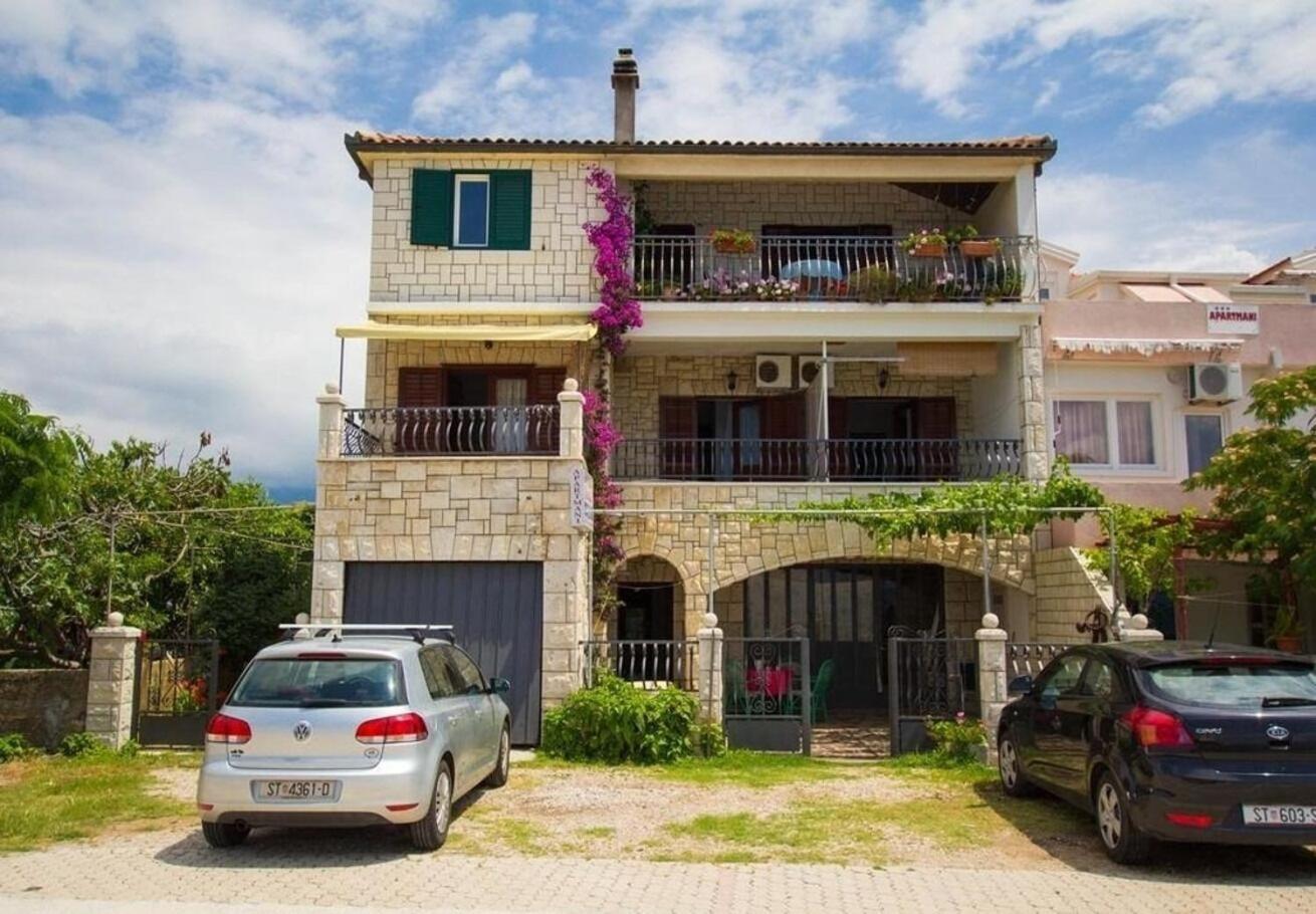 Apartments Juri Sucuraj Bagian luar foto