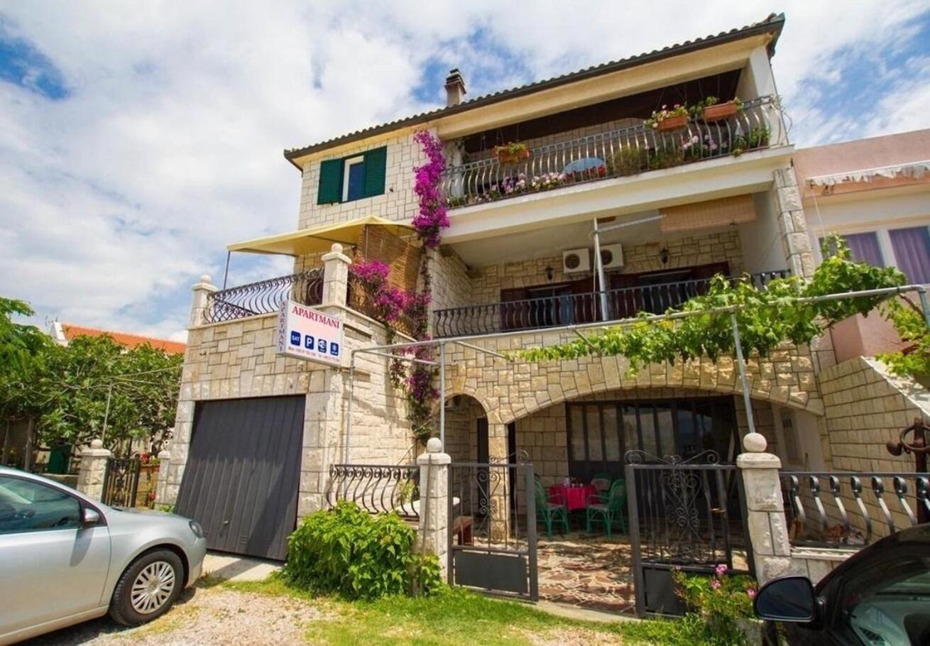 Apartments Juri Sucuraj Bagian luar foto
